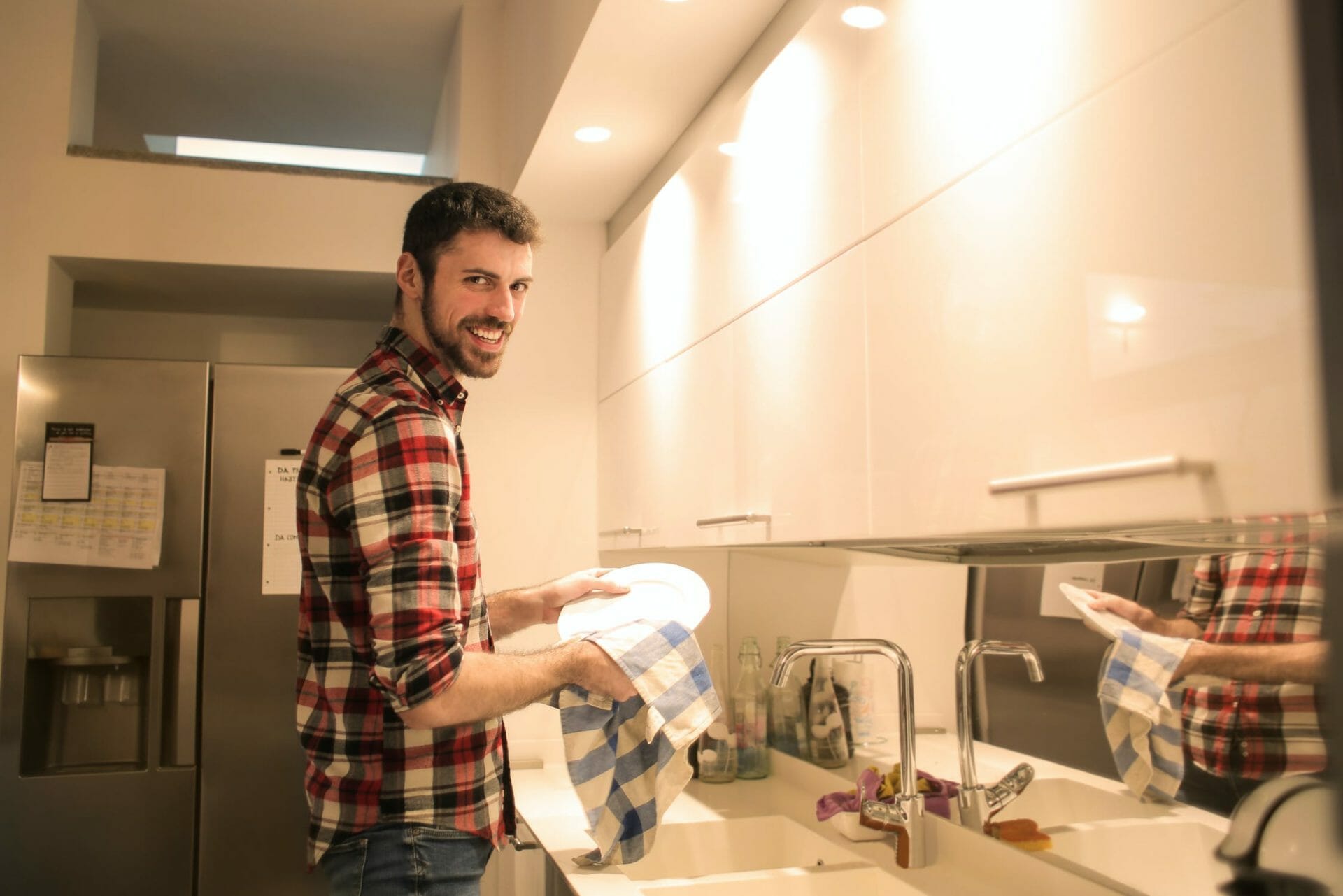 Source des images: https://www.pexels.com/fr-fr/photo/homme-essuyant-les-assiettes-a-vaisselle-propre-3771047/ 4 choses que vous devriez savoir avant de faire un contrôle de plomberie Si vous venez d'acheter une nouvelle maison, vous vous demandez peut-être d'effectuer un chèque de plomberie d'abord. Après tout, les tuyaux sont difficiles à voir et peuvent souvent courir profondément sous le sol, vous pouvez donc ne pas remarquer facilement les fuites ou les blocages. Un plombier 75006 peut rendre l'ensemble du processus un jeu d'enfant. Voici quelques éléments que vous devez savoir avant de faire un chèque de plomberie. Vous pouvez également vérifier la pression de l'eau dans la maison et examiner les tuyaux de corrosion. Examiner les tuyaux pour la corrosion L'achat d'une nouvelle maison vous oblige à consulter les tuyaux. Ceux-ci peuvent vous donner un indice pour savoir si la maison a des fuites ou des tuyaux corrodés. Vérifiez la décoloration et la corrosion autour des appareils d'eau. Vous pouvez également vérifier les problèmes de pression de l'eau. Si la pression de l'eau est faible, cela signifie que les tuyaux peuvent être corrodés ou obstrués. Vérifiez également le compteur d'eau pour voir s'il a des problèmes avec le système de plomberie. Les tuyaux en cuivre sont moins susceptibles de corroder que l'acier, mais d'autres métaux peuvent. Assurez-vous que les tuyaux sont faits d'un matériau approprié - le PVC ou le plastique n'est pas recommandé pour une utilisation à l'intérieur de la maison. De plus, les tuyaux en acier galvanisés peuvent avoir quelques minuscules trous de la rouille. Si les tuyaux sont faits d'un mélange de métaux, cela signifie qu'ils nécessiteront un remplacement. Cependant, s'ils sont en bon état, ils peuvent avoir seulement besoin de réparations. Examiner la valve d'arrêt principale Lorsque vous emménagez dans une nouvelle maison, il est important d'apprendre où se trouve la soupape d'arrêt principale. Il peut être dans le sous-sol, à l'extérieur ou même dans un placard. Peu importe où il se trouve, vous devrez l'examiner pour vous assurer qu'il est en bon état. Si vous ne savez pas où trouver la soupape d'arrêt principale, demandez à l'inspecteur de la maison de vous aider à le comprendre. Si vous ne savez pas où trouver la soupape d'arrêt principale dans une nouvelle maison, regardez à l'intérieur du sous-sol ou du vide sanitaire. S'il est enterré sous terre, il pourrait être au compteur d'eau. Quel que soit son emplacement, il est essentiel de le trouver, vous pouvez donc éteindre l'eau à votre maison. En plus de la vanne, vous voudrez vérifier où la gamme d'eau entrante entre dans la maison. La ligne d'eau entrante passera très probablement par la fondation près de la maison. De là, vous devrez suivre le compteur d'eau jusqu'à la soupape d'arrêt principale. Selon l'endroit où il se trouve, vous trouverez une poignée rouge ou verte sur la soupape d'arrêt principale. Inspectez la ligne d'égout principale Avant de fermer une nouvelle maison, inspectez la ligne d'égout principale. Les conduites d'égout sont essentielles pour la plomberie, mais l'état de la ligne principale est souvent négligé. Une inspection vous aidera à découvrir si vous êtes responsable ou non des réparations. Il déterminera également si la ligne d'égout se trouve dans la ligne de propriété ou la juridiction civique de la nouvelle maison. Si des réparations sont nécessaires, négociez avec le vendeur pour déterminer qui supportera les coûts. En fin de compte, la décision dépend de votre situation. Alors que la plupart des acheteurs de maisons potentiels inspectent une maison de haut en bas, les conduites d'égout sont rarement inspectées. Un nouveau propriétaire veut une maison prête à emménager. Surtout dans les quartiers plus âgés, les conduites d'égout peuvent être négligées. Les tuyaux qui fuient peuvent attirer les racines des arbres. Ils peuvent même endommager ou casser les tuyaux. Une inspection peut aider à déterminer si ce sont les causes des problèmes d'égout. Si vous avez des doutes, embauchez un bon plombier paris 6 pour effectuer l'inspection. Vérifiez la pression de l'eau dans la maison Si vous envisagez d'acheter une nouvelle maison, vous voudrez peut-être vérifier la pression de l'eau avant d'emménager. Une basse pression d'eau peut entraîner une usure supplémentaire sur vos appareils. Et vous constaterez peut-être que la pression dans votre douche est nettement inférieure à ce que vous le souhaitez. Heureusement, il existe quelques moyens faciles de vérifier la pression de l'eau dans une nouvelle maison. Ces conseils vous aideront à déterminer si la pression de l'eau dans votre nouvelle maison est trop faible pour utiliser vos appareils. Vérifiez la vanne d'arrêt. La plupart des maisons ont deux vannes d'arrêt, y compris la soupape d'arrêt principale près du chauffe-eau. Un plombier 75006 peut remplacer la soupape d'arrêt principale pour environ 500 Euros. Vérifiez le régulateur de la pression de l'eau, qui est situé près du compteur d'eau. Desserrez le boulon et tournez-le dans le sens des aiguilles d'une montre pour vérifier le régulateur. Si vous ne pouvez pas atteindre la vanne d'arrêt vous-même, appelez votre fournisseur d'eau.
